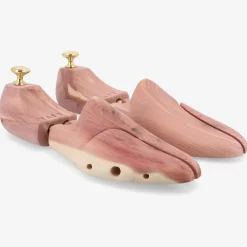 Cedar Shoe Trees | Taft
