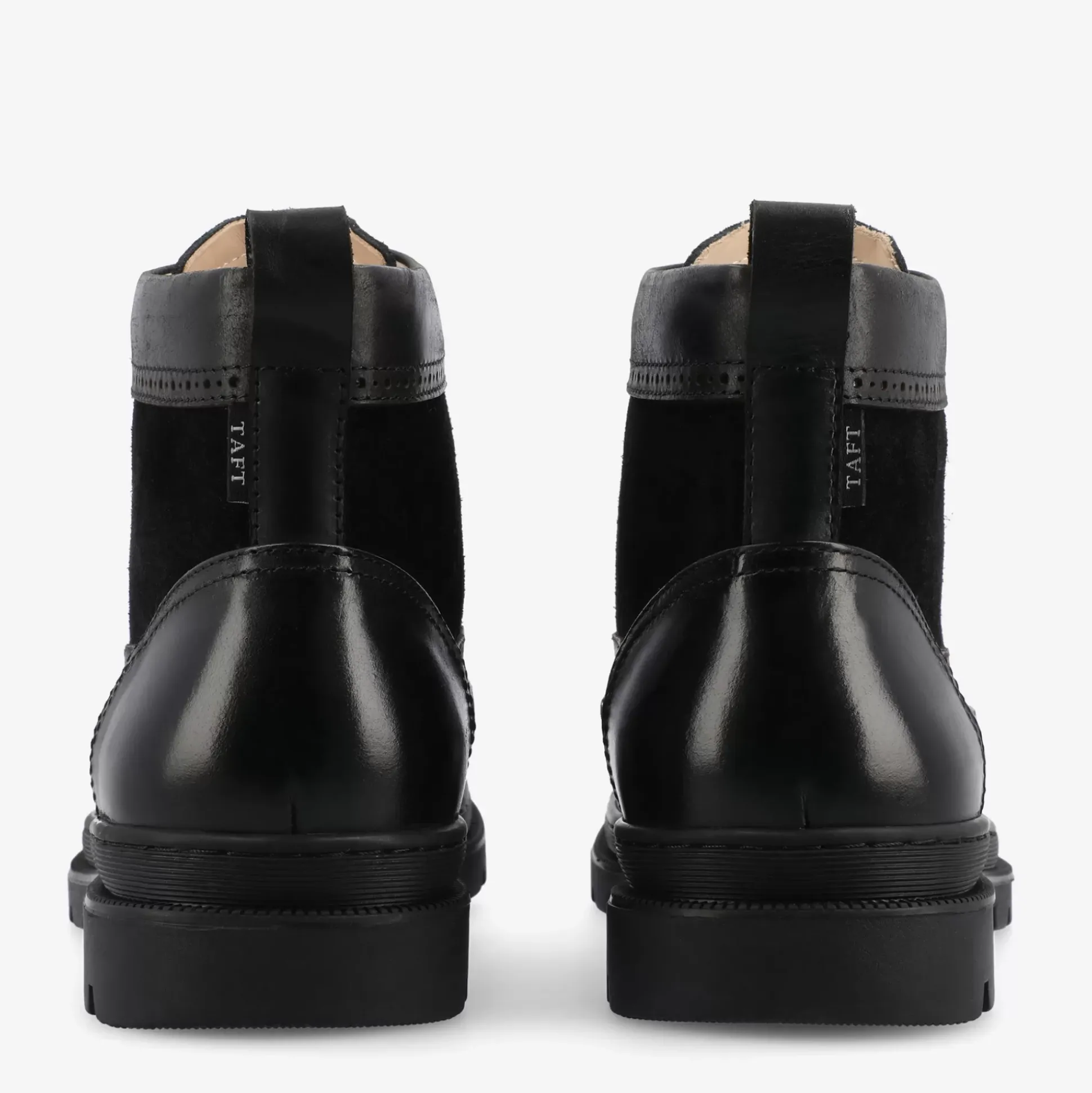 Model 008 Boot In Black