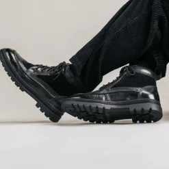Model 008 Boot In Black