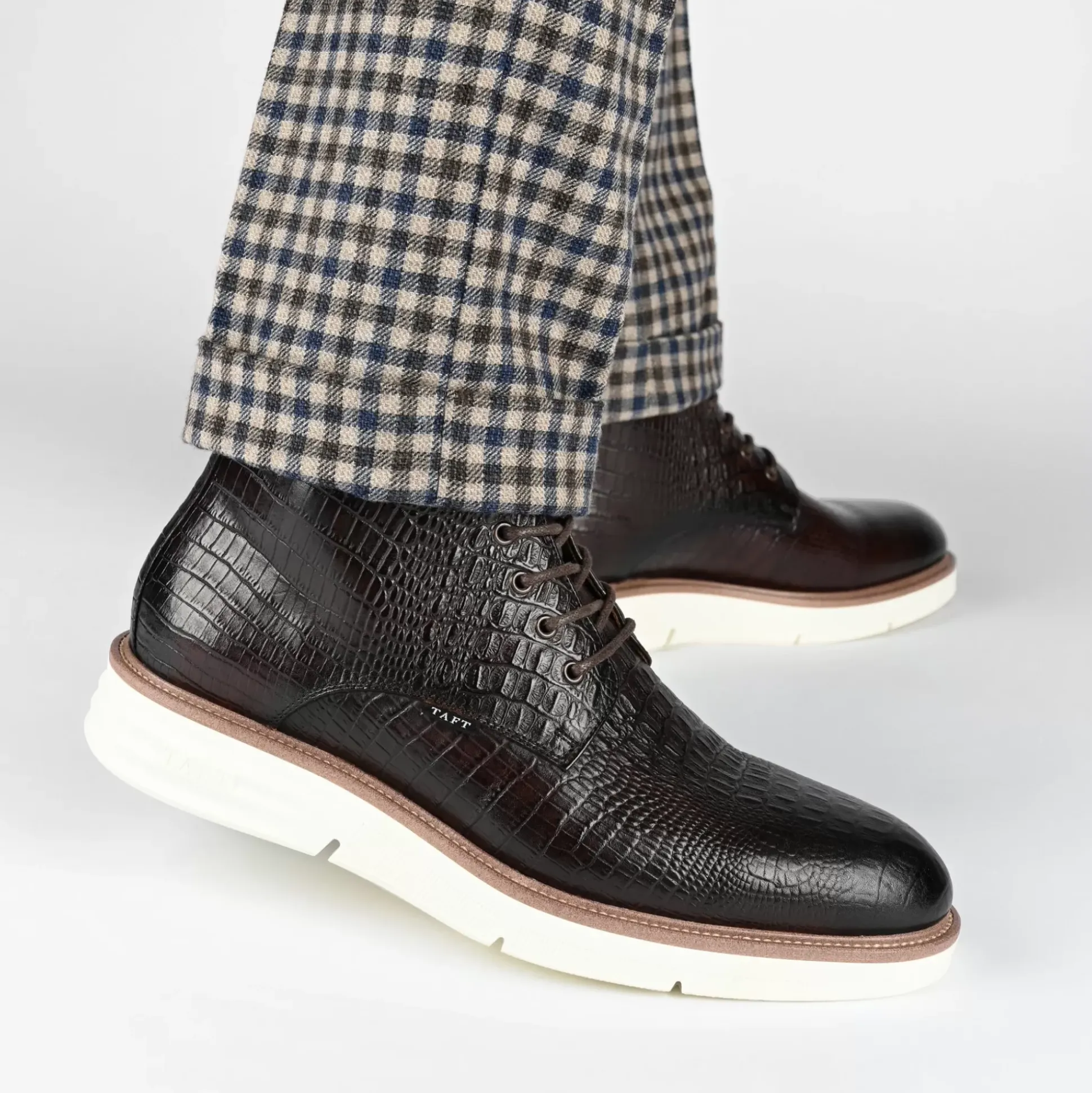 Model 009 Boot In Chocolate