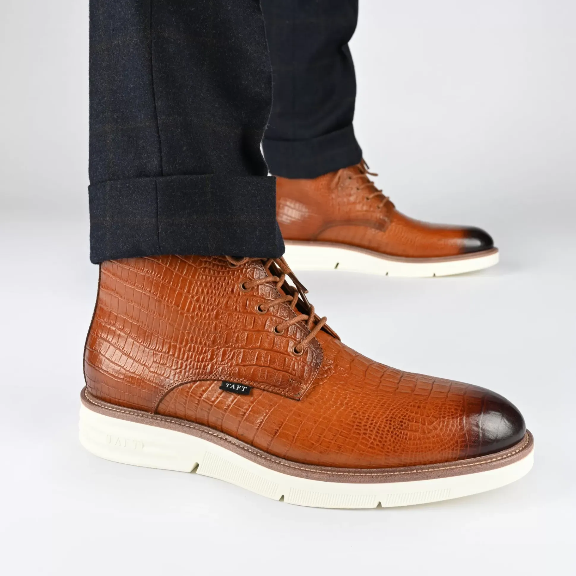 Model 009 Boot In Honey