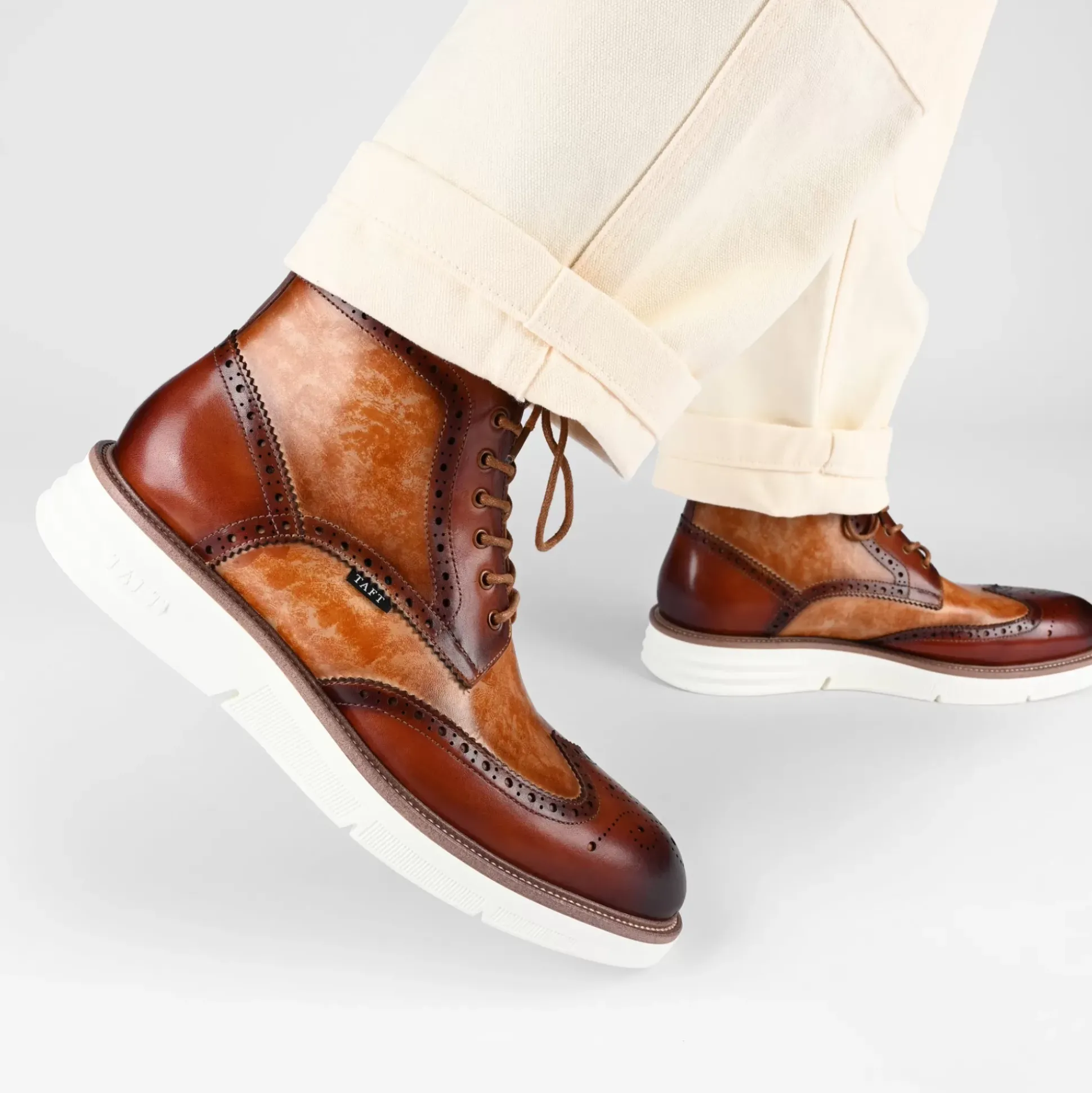 Model 005 Boot In Walnut