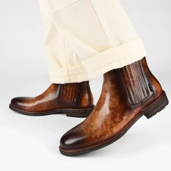Model 010 Boot In Walnut