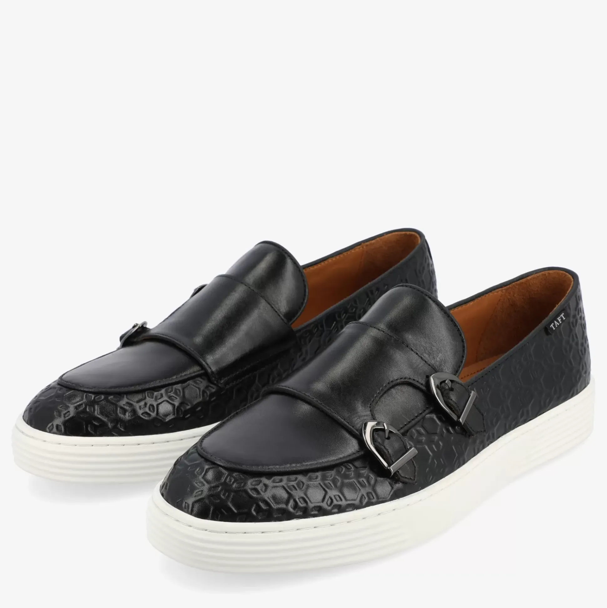 Model 107 Loafer In Black