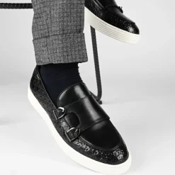 Model 107 Loafer In Black