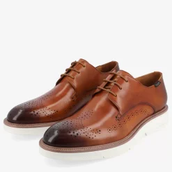 Model 104 Shoe In Honey