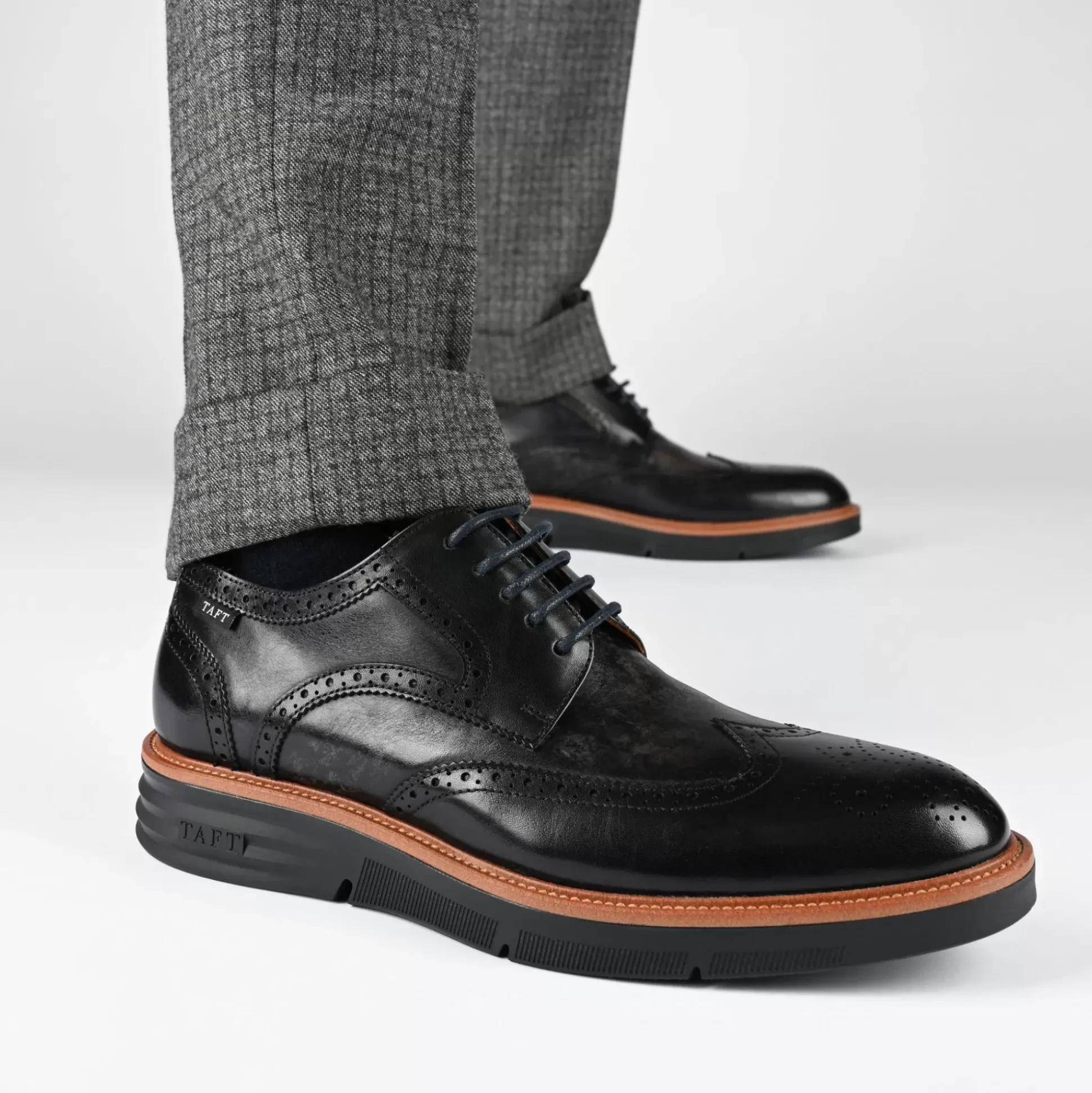 Model 103 Shoe In Midnight