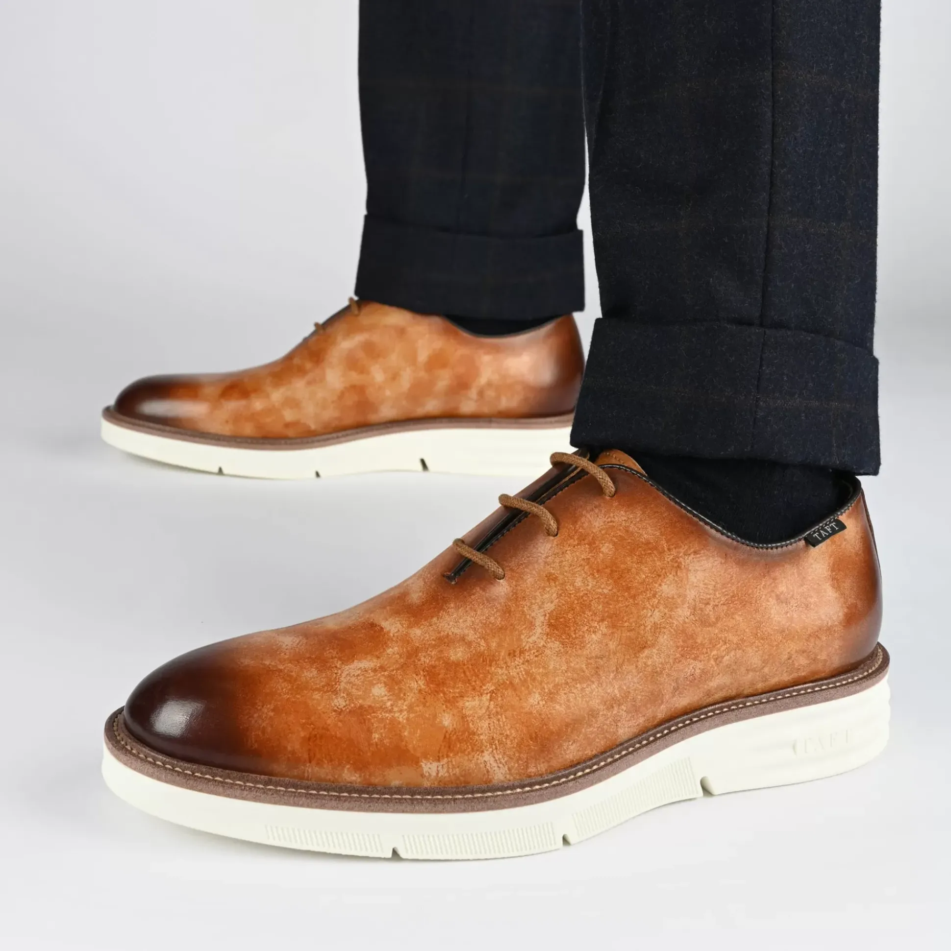 Model 101 Shoe In Walnut