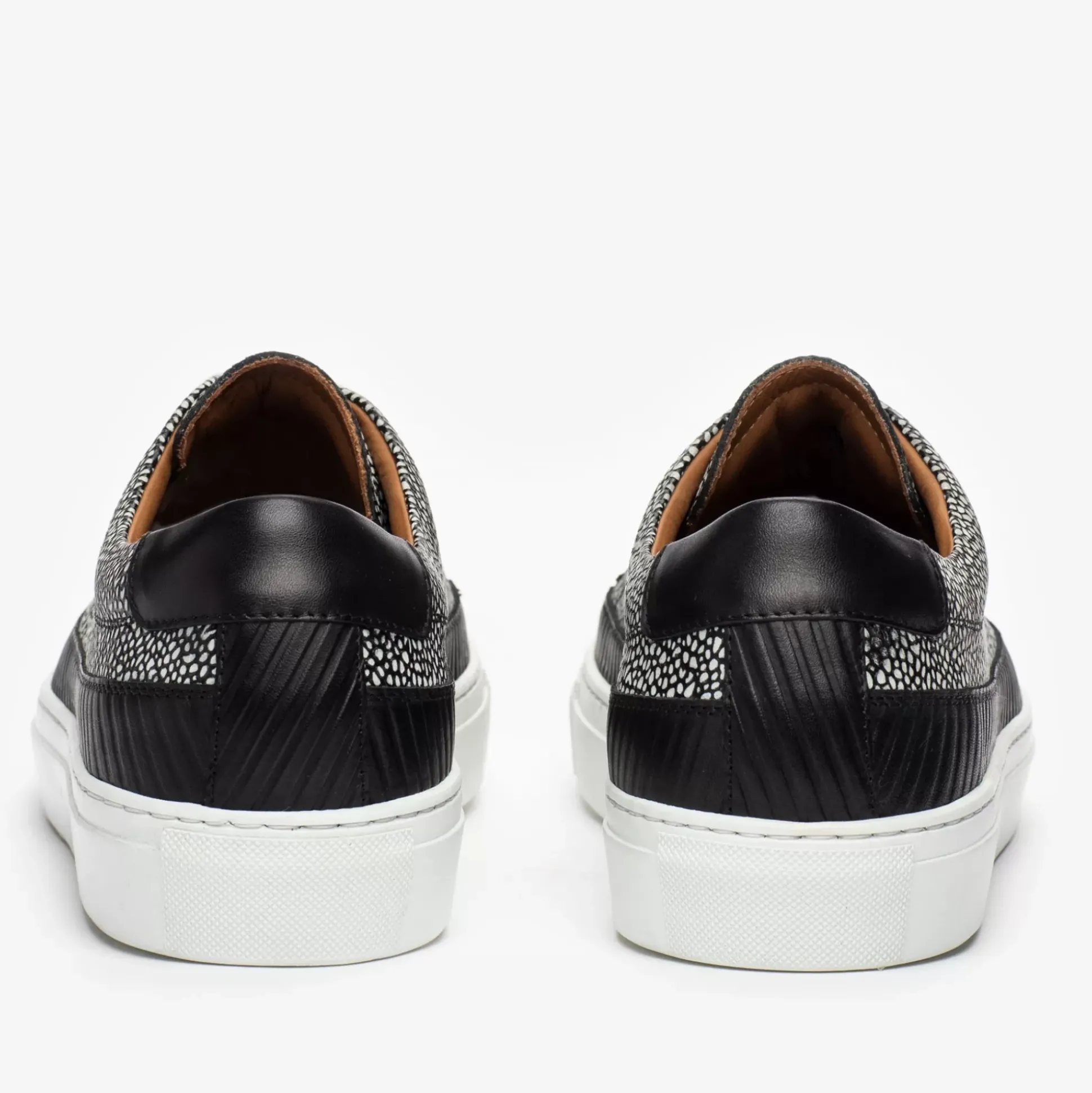 The Fifth Ave Sneaker In Stone Pebbled Leather | Taft
