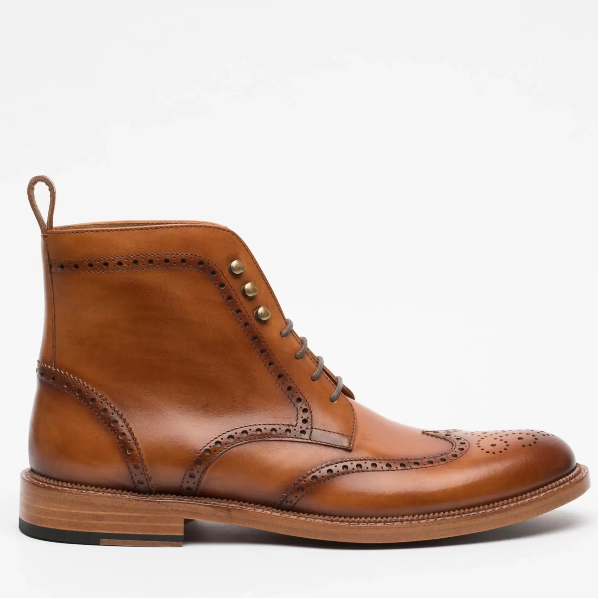The Mack Boot In Burnt Honey Vachetta Leather | Taft